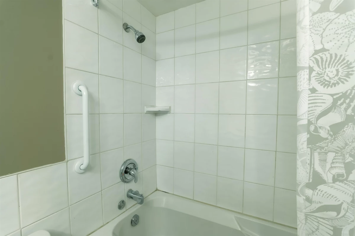 Hallway Photo of 110 32950 Amicus Place, Abbotsford, BC