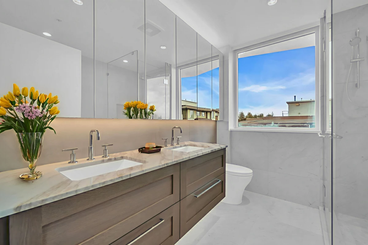 Bedroom 2 Photo of 804 1500 Martin Street, White Rock, BC