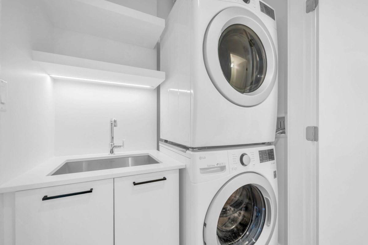 Bedroom 4 Photo of 804 1500 Martin Street, White Rock, BC