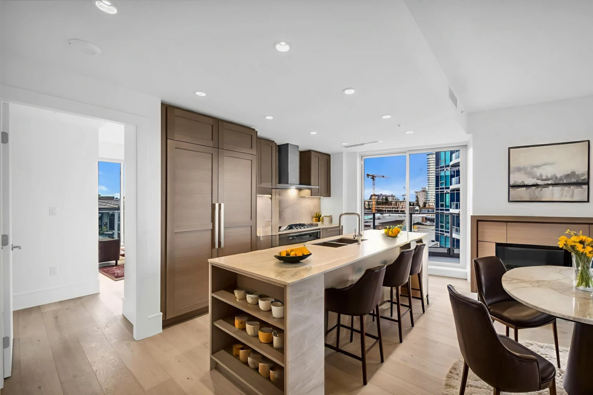 Breakfast Nook Photo of 804 1500 Martin Street, White Rock, BC