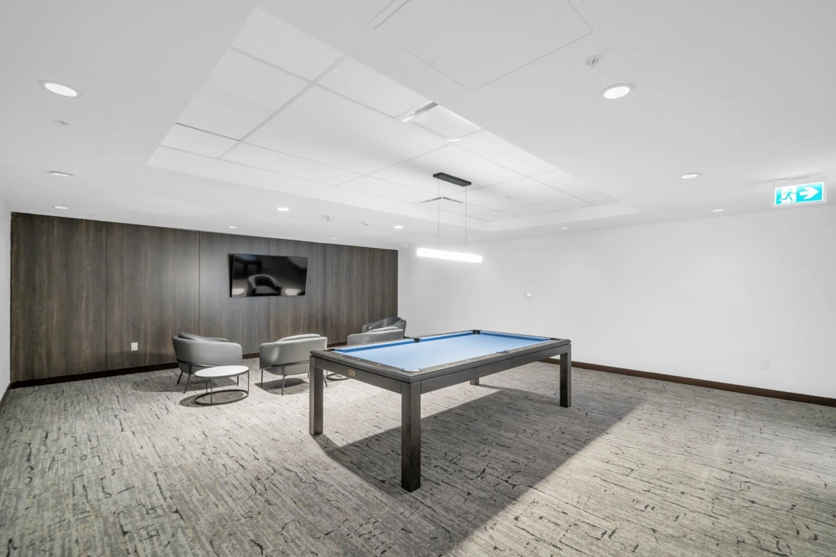 Laundry Room Photo of 804 1500 Martin Street, White Rock, BC