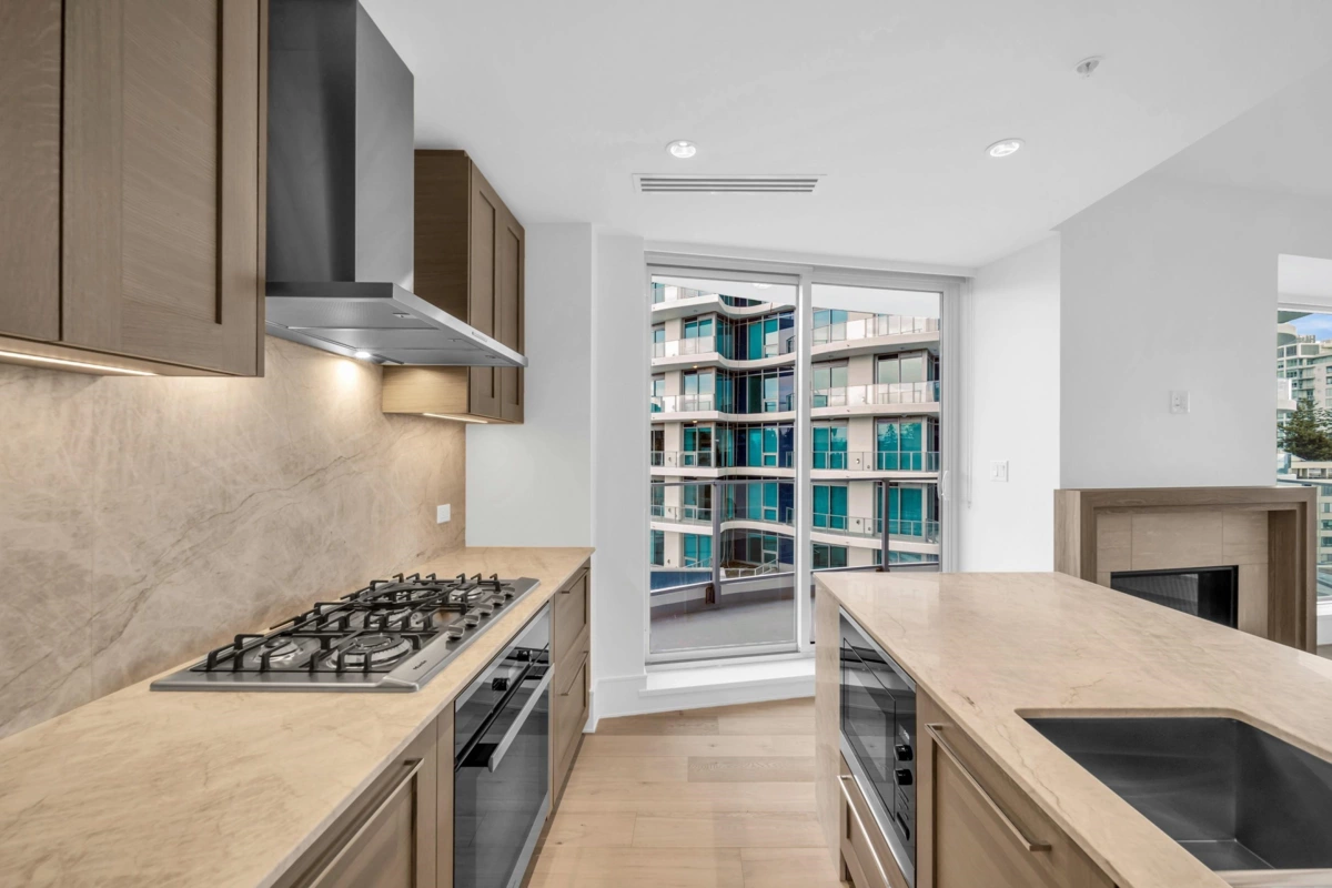 Pantry Photo of 804 1500 Martin Street, White Rock, BC