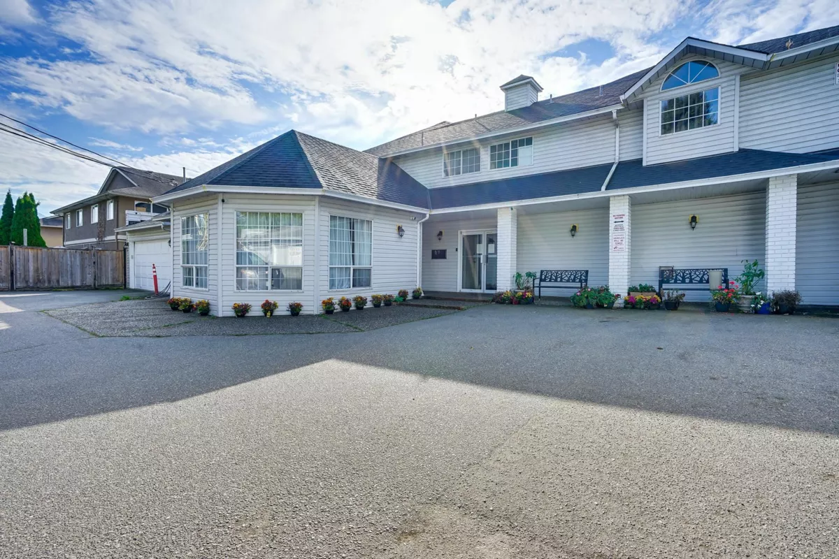 Backyard Photo of 11 46384 Yale Road, Chilliwack, BC