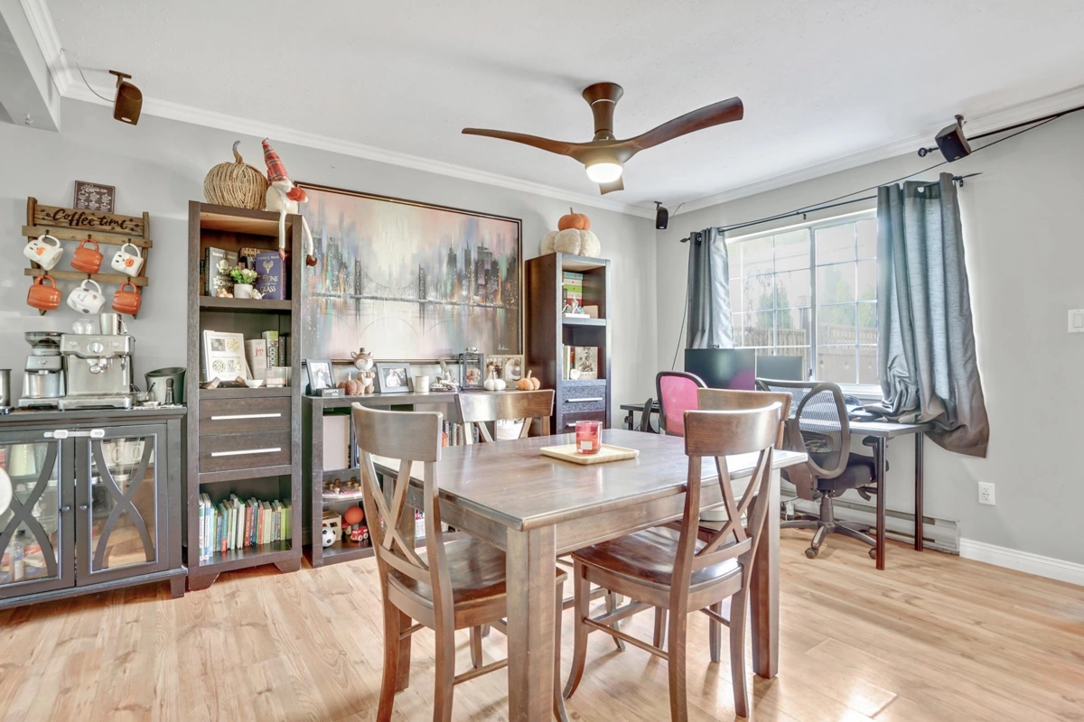 Breakfast Nook Photo of 11 46384 Yale Road, Chilliwack, BC
