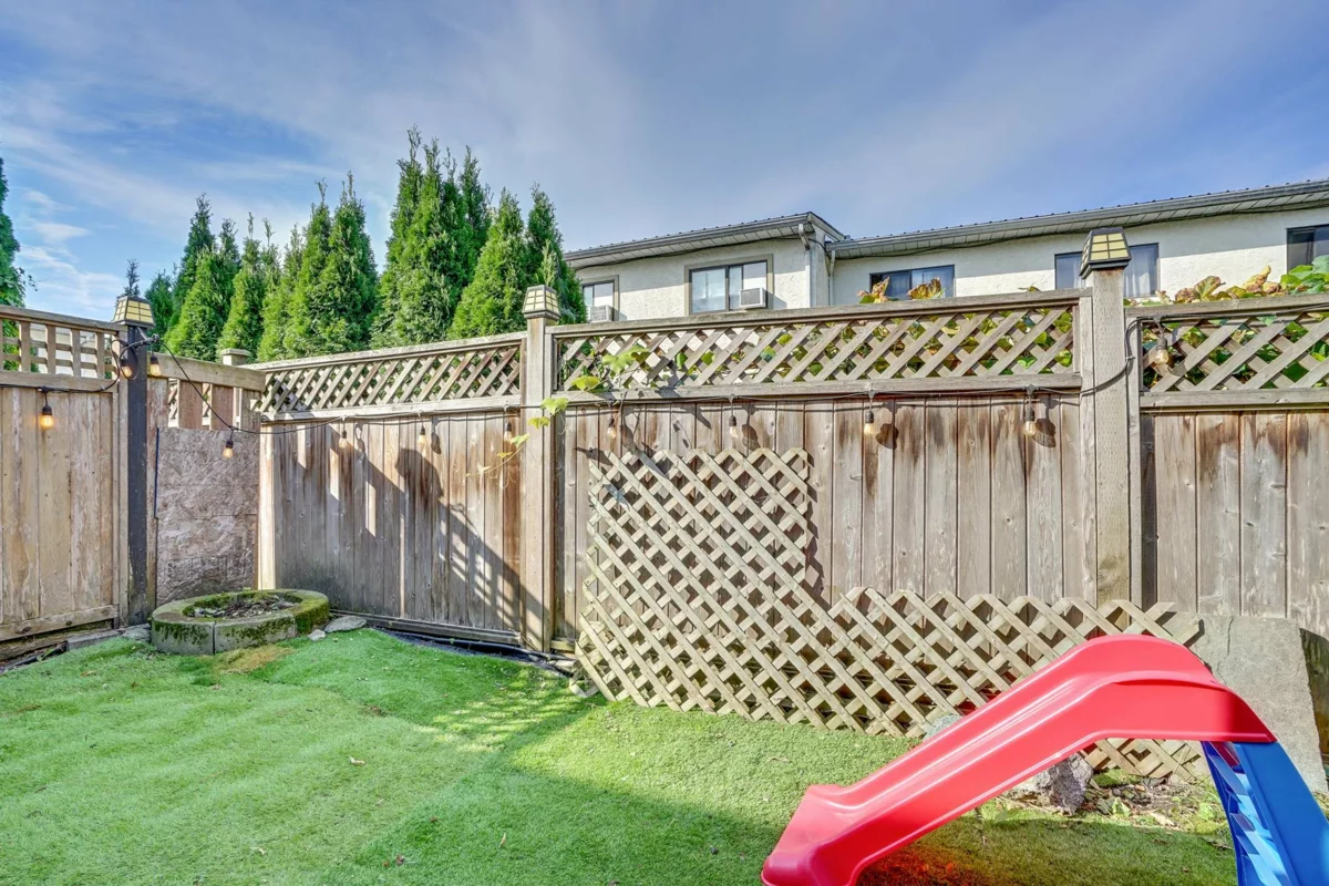 Dining Area Photo of 11 46384 Yale Road, Chilliwack, BC