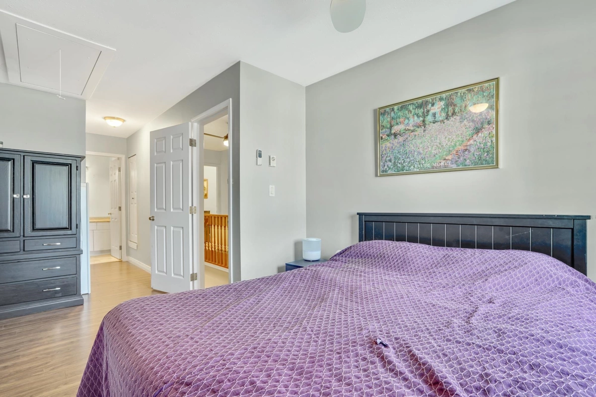 Guest Bathroom Photo of 11 46384 Yale Road, Chilliwack, BC