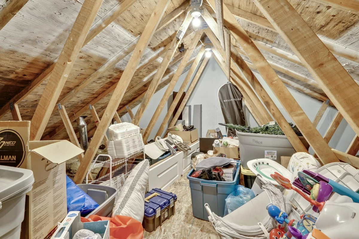 Hallway Photo of 11 46384 Yale Road, Chilliwack, BC