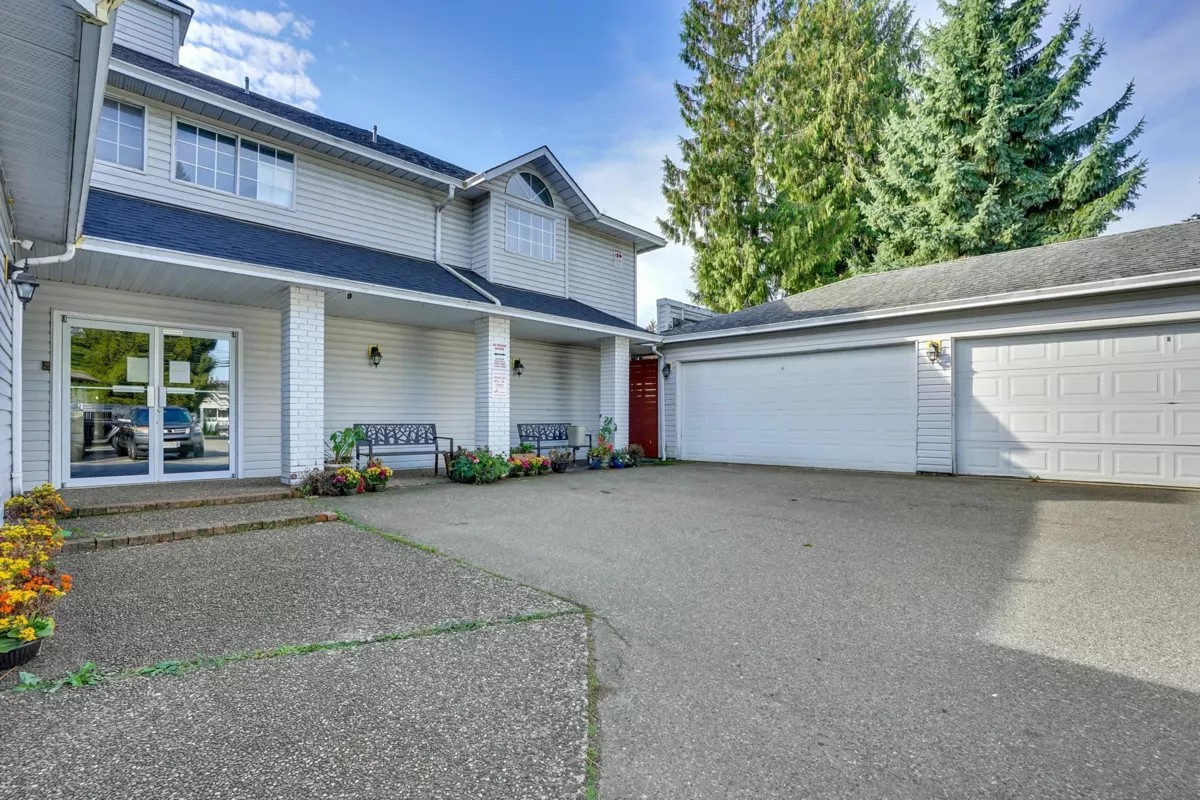 Outdoor Deck Photo of 11 46384 Yale Road, Chilliwack, BC