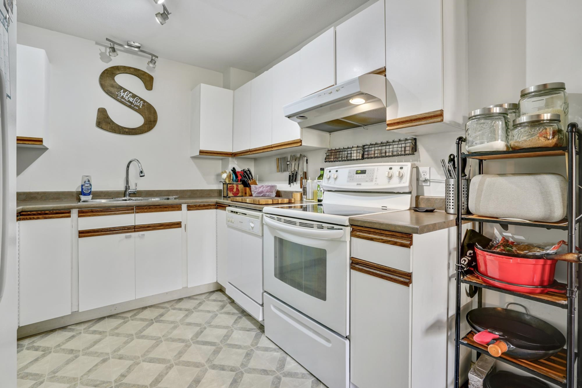 Primary Bathroom Photo of 11 46384 Yale Road, Chilliwack, BC