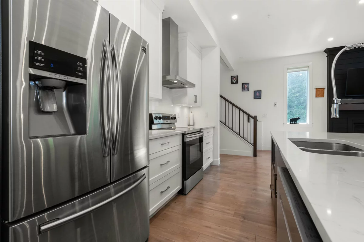 Breakfast Nook Photo of A 7097 Tahoma Place, Chilliwack, BC