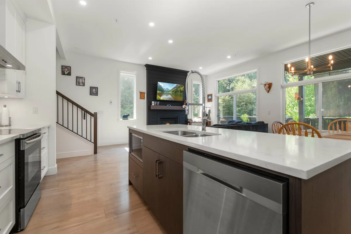 Dining Area Photo of A 7097 Tahoma Place, Chilliwack, BC