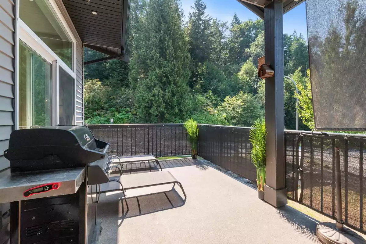 Entry Foyer Photo of A 7097 Tahoma Place, Chilliwack, BC