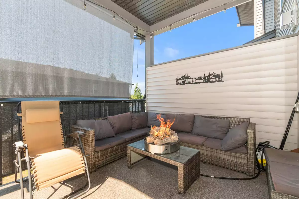 Hallway Photo of A 7097 Tahoma Place, Chilliwack, BC