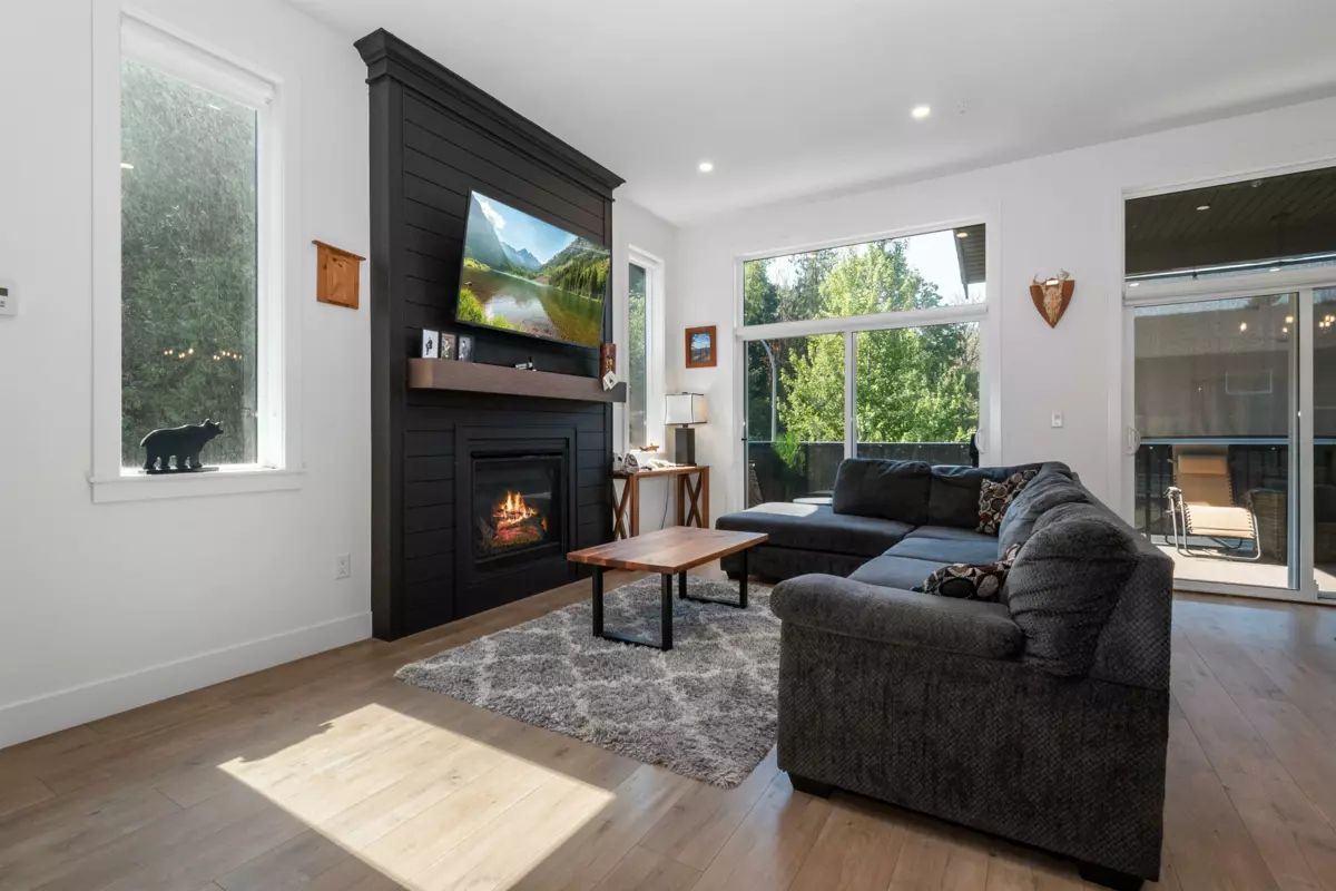 Living Room Photo of A 7097 Tahoma Place, Chilliwack, BC