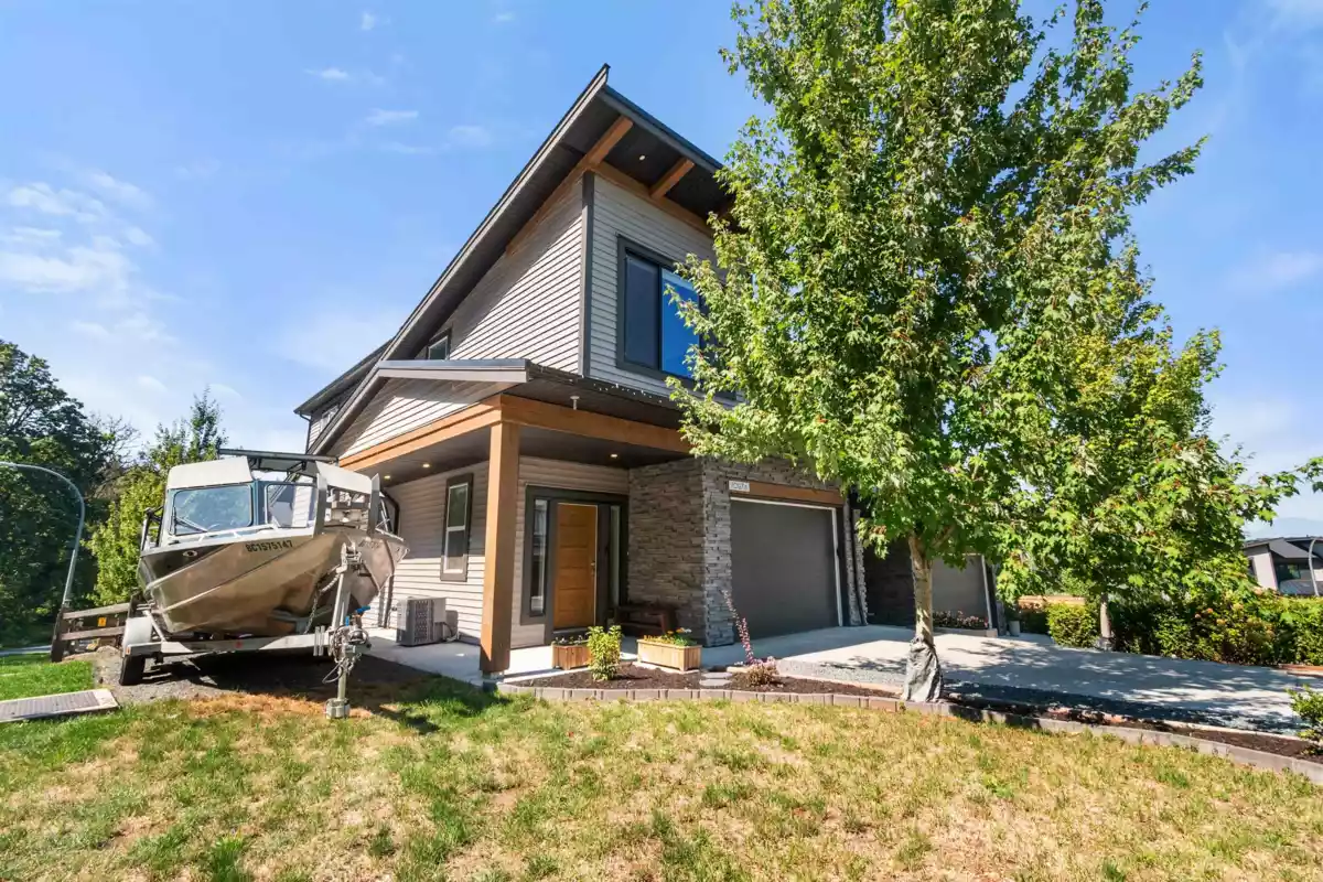 Outdoor Deck Photo of A 7097 Tahoma Place, Chilliwack, BC