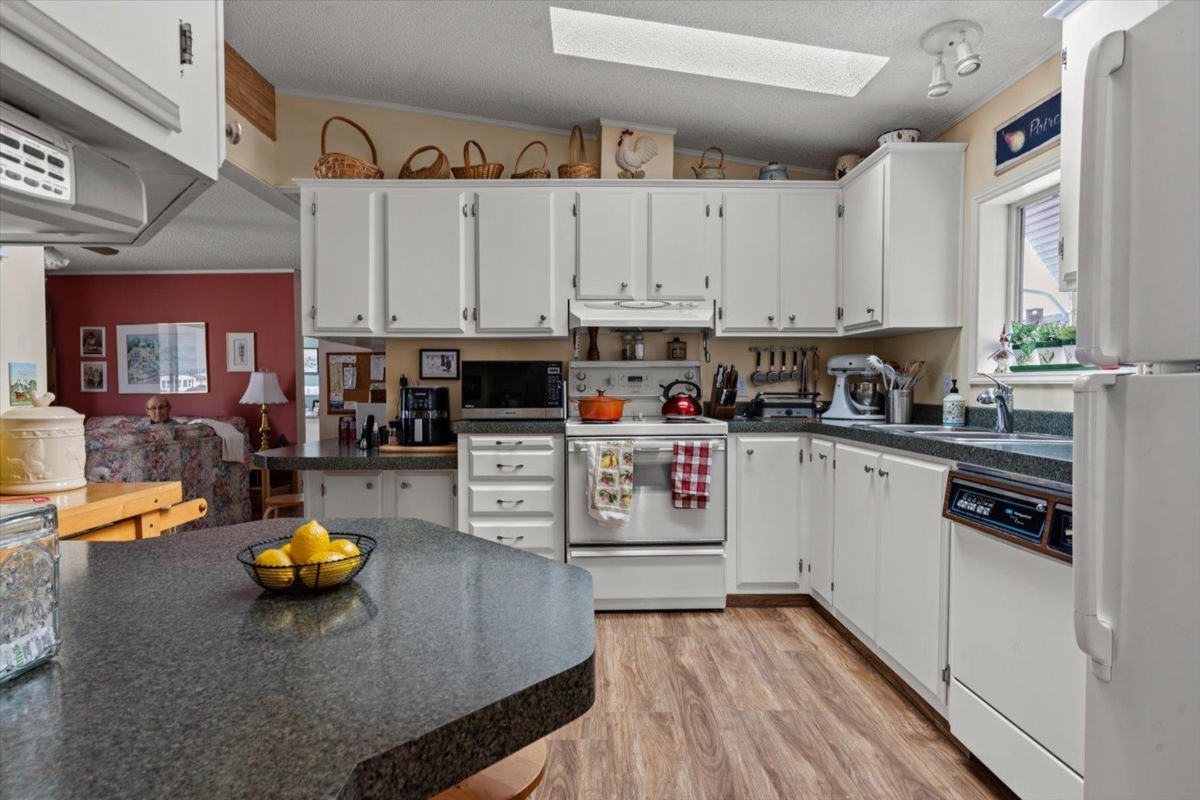 Bedroom 3 Photo of 98 9055 Ashwell Road, Chilliwack, BC