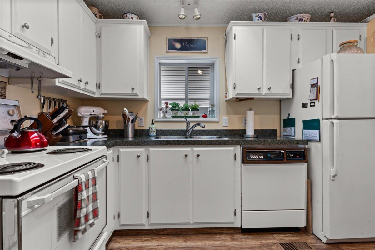 Bedroom 4 Photo of 98 9055 Ashwell Road, Chilliwack, BC