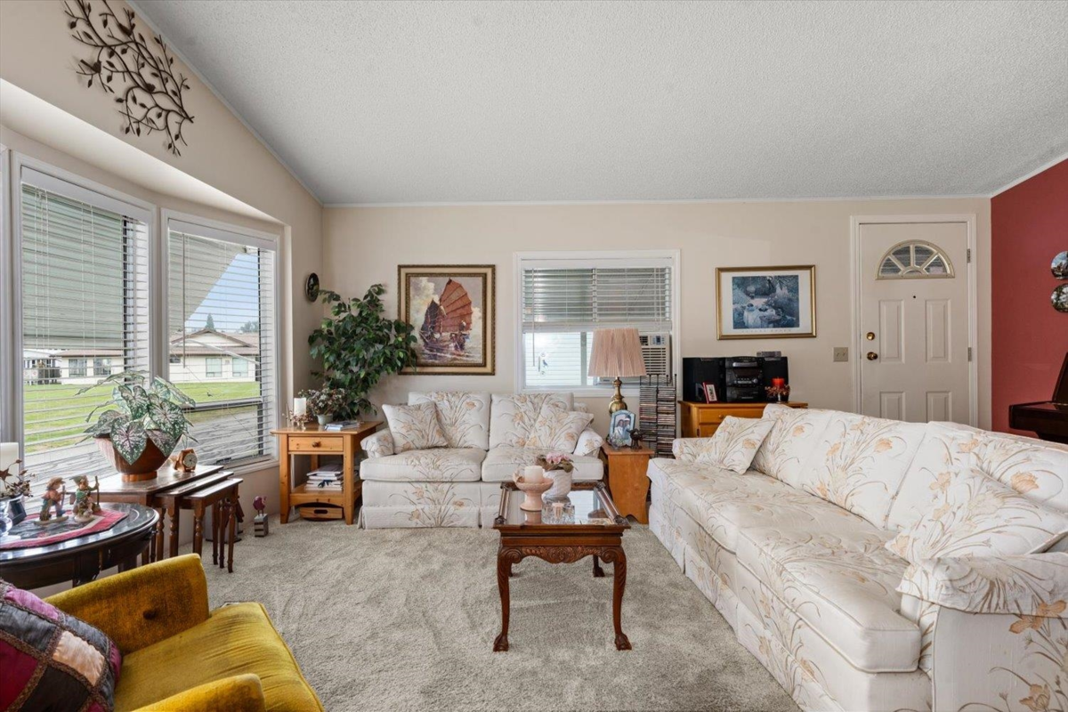 Breakfast Nook Photo of 98 9055 Ashwell Road, Chilliwack, BC