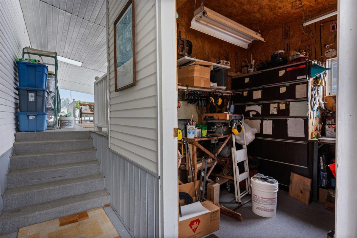 Staircase Photo of 98 9055 Ashwell Road, Chilliwack, BC