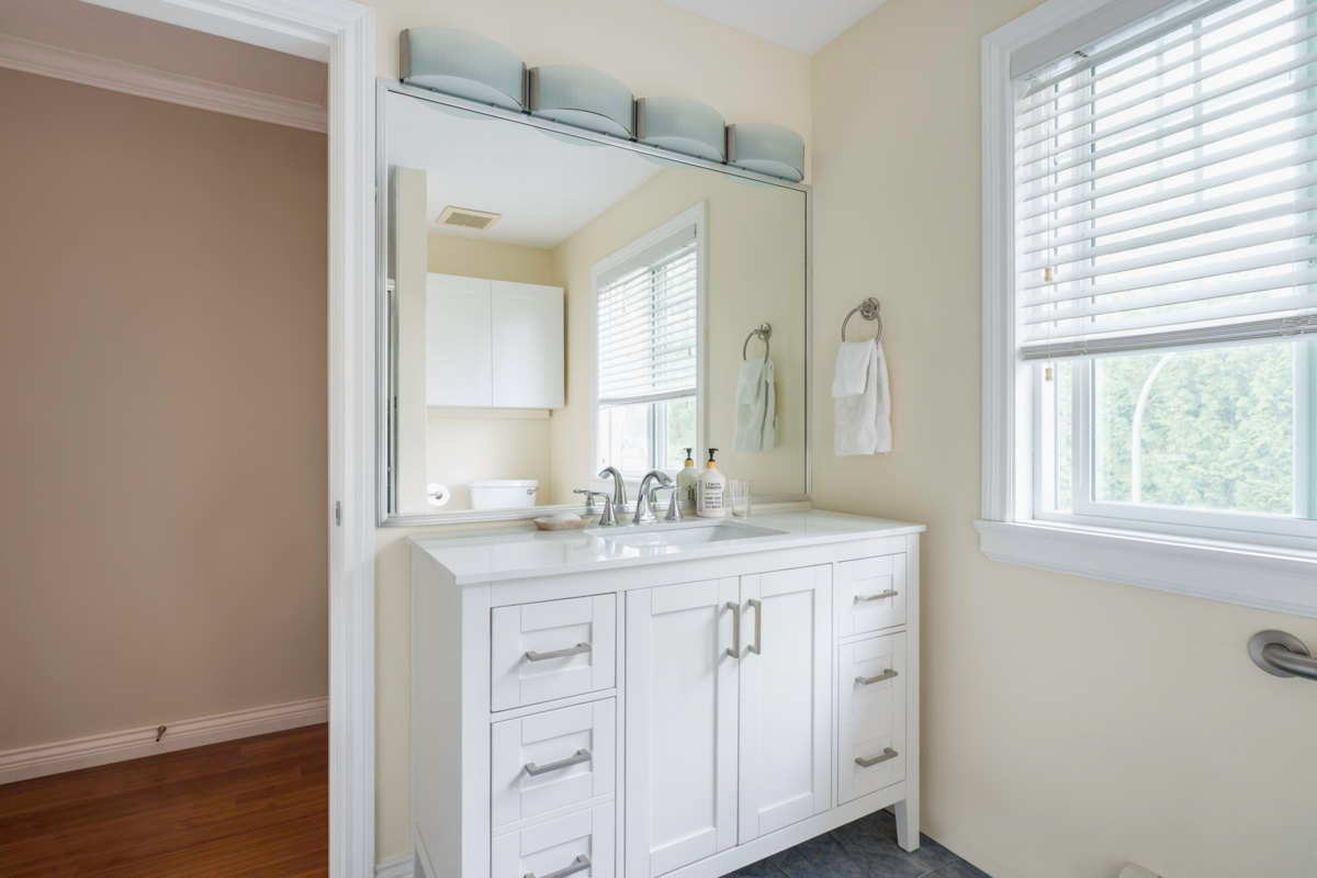 Mudroom Photo of 10172 159 Street, Surrey, BC