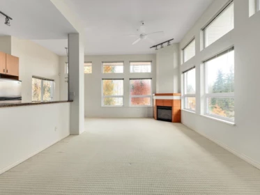 410 6888 Southpoint Drive, Burnaby, BC, Burnaby — Apartment/Condo for sale