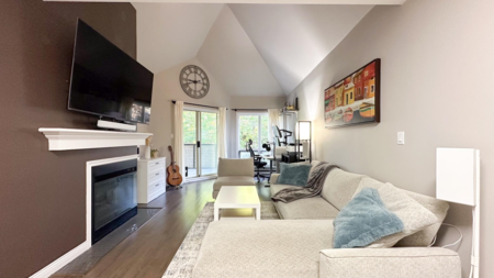 305 7457 Moffatt Road, Richmond, BC, Richmond — Apartment/Condo for sale