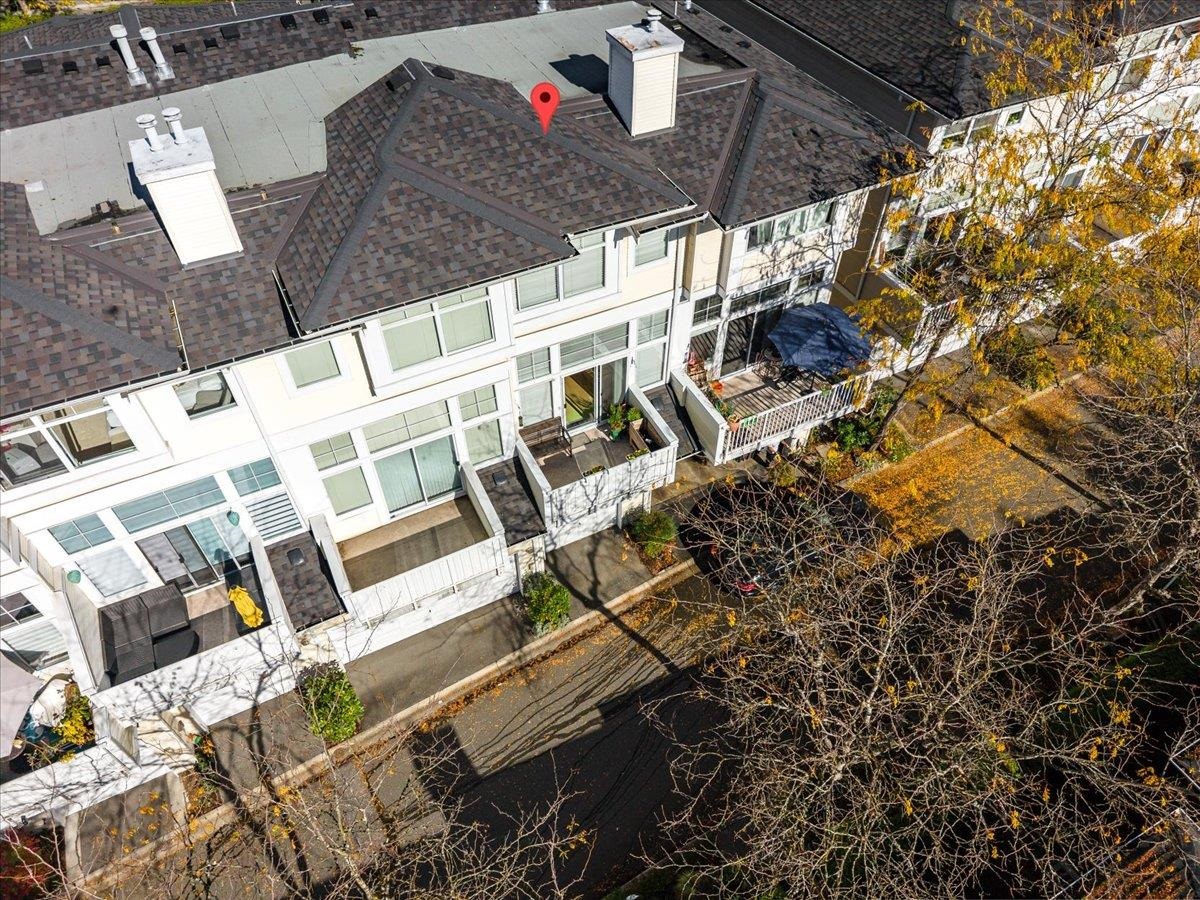 Fitness Center Photo Near 5 3588 Whitney Place, Vancouver, BC