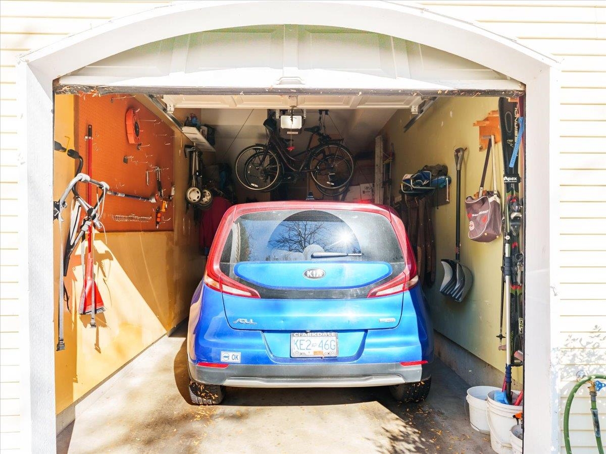 Garden / Landscaping Photo of 5 3588 Whitney Place, Vancouver, BC