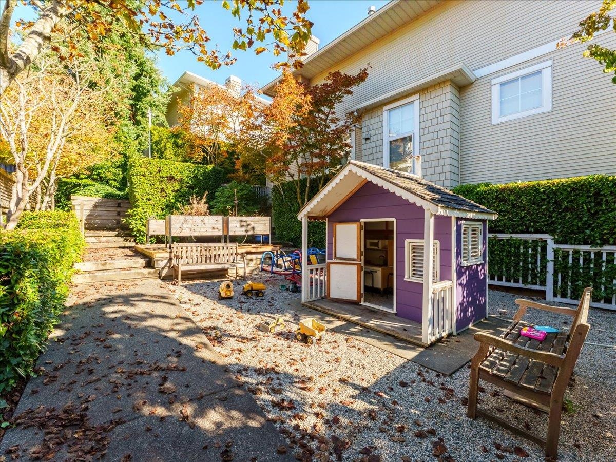 Hot Tub / Spa Photo of 5 3588 Whitney Place, Vancouver, BC