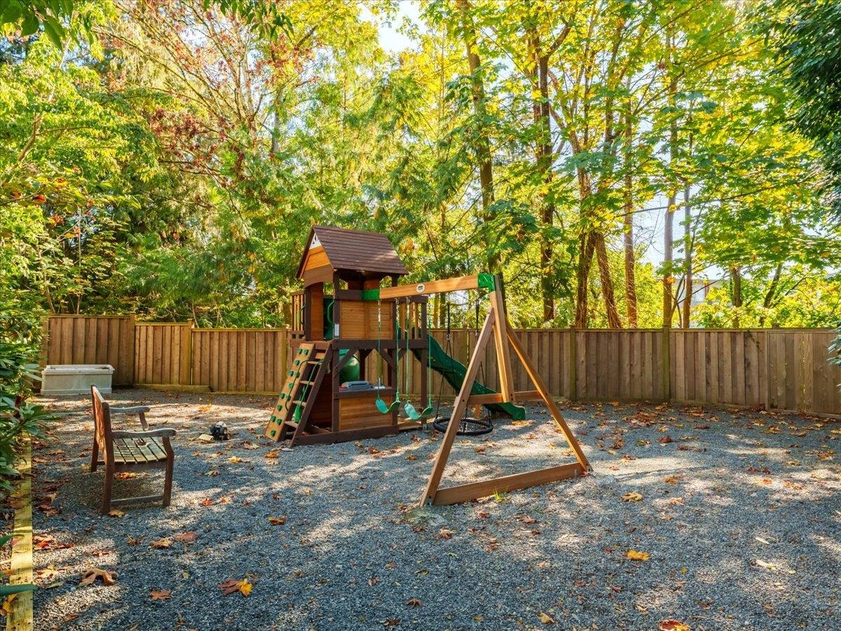 Swimming Pool Photo of 5 3588 Whitney Place, Vancouver, BC