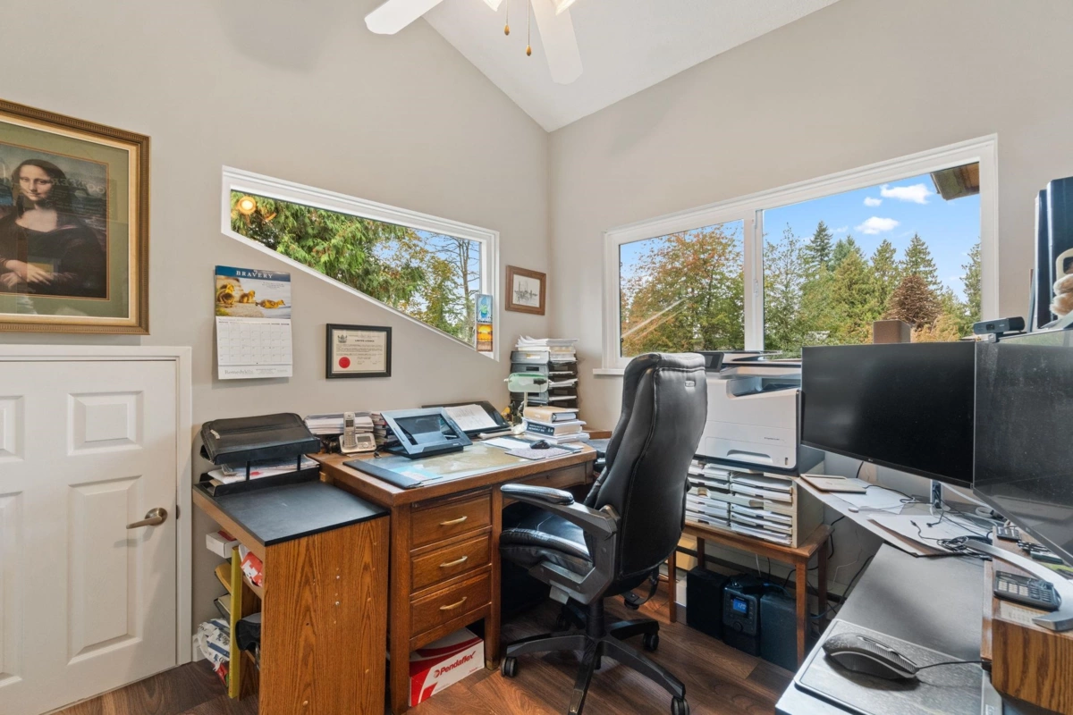 Entry Foyer Photo of 20193 43a Avenue, Langley, BC