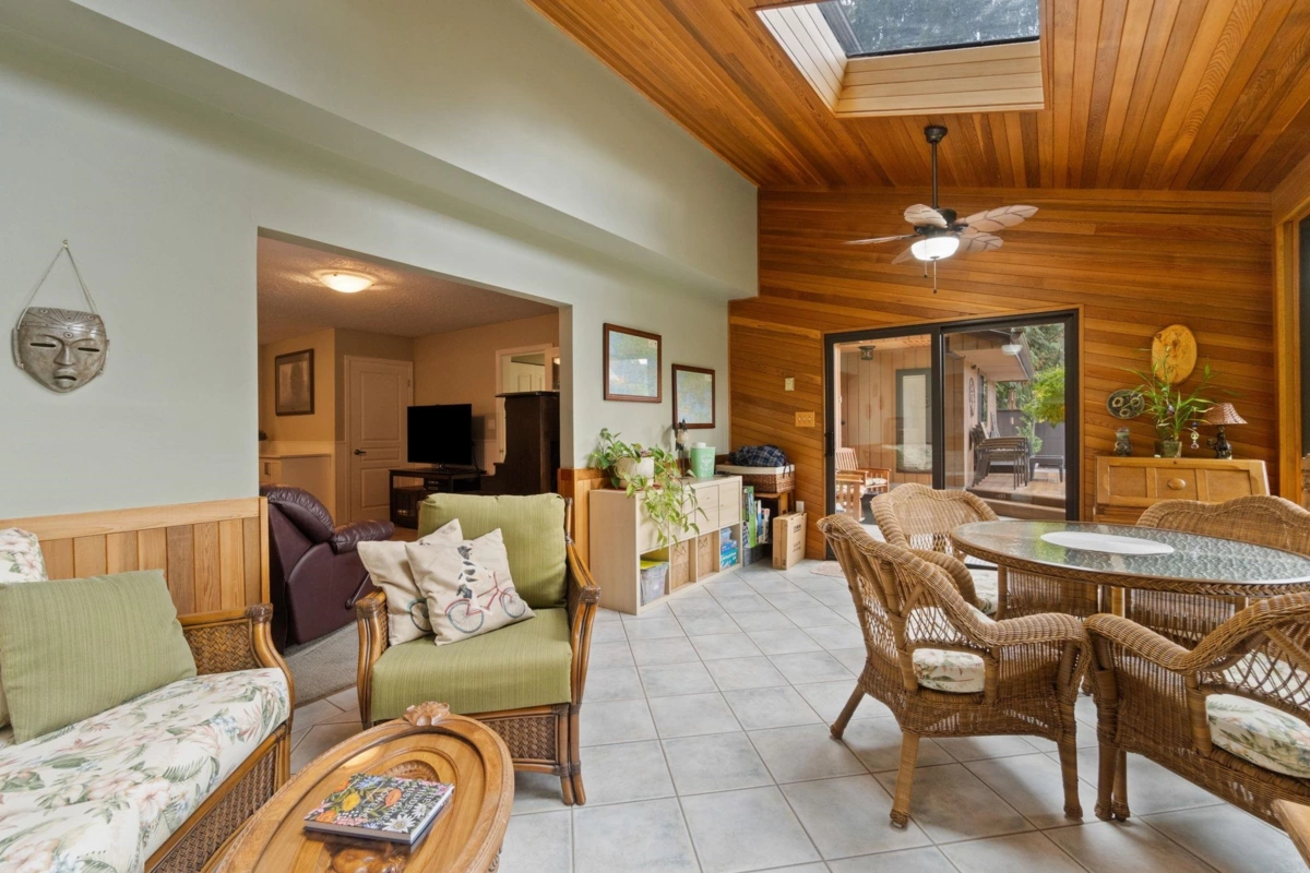 Primary Bathroom Photo of 20193 43a Avenue, Langley, BC
