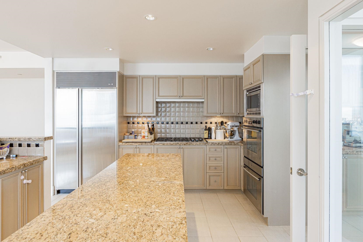 Aerial View of 2302 323 Jervis Street, Vancouver, BC