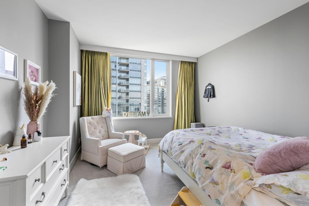 Entry Foyer Photo of 2302 323 Jervis Street, Vancouver, BC