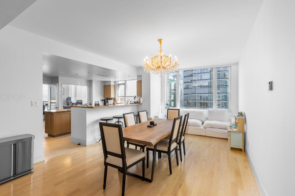 Hot Tub / Spa Photo of 2302 323 Jervis Street, Vancouver, BC