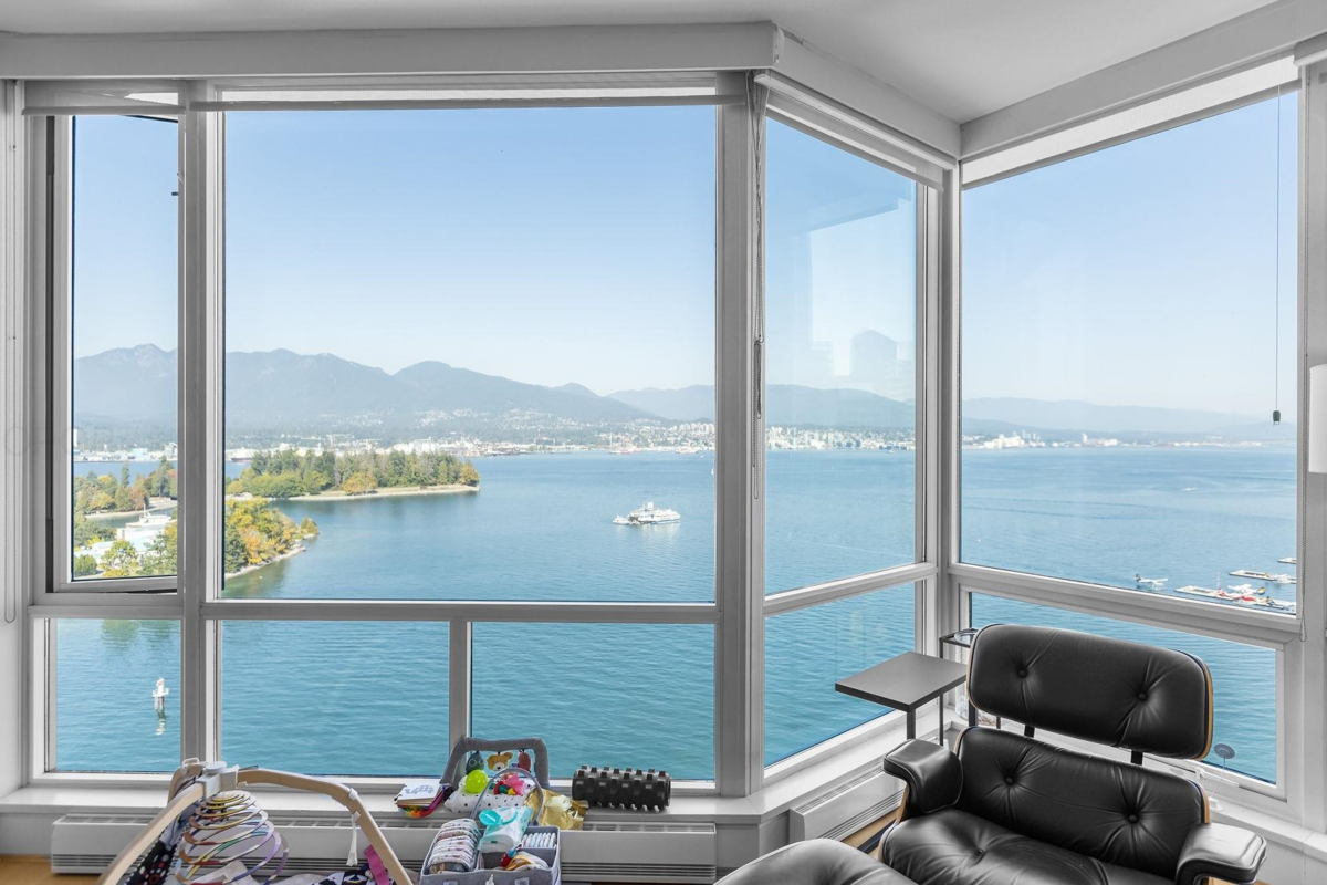 Laundry Room Photo of 2302 323 Jervis Street, Vancouver, BC