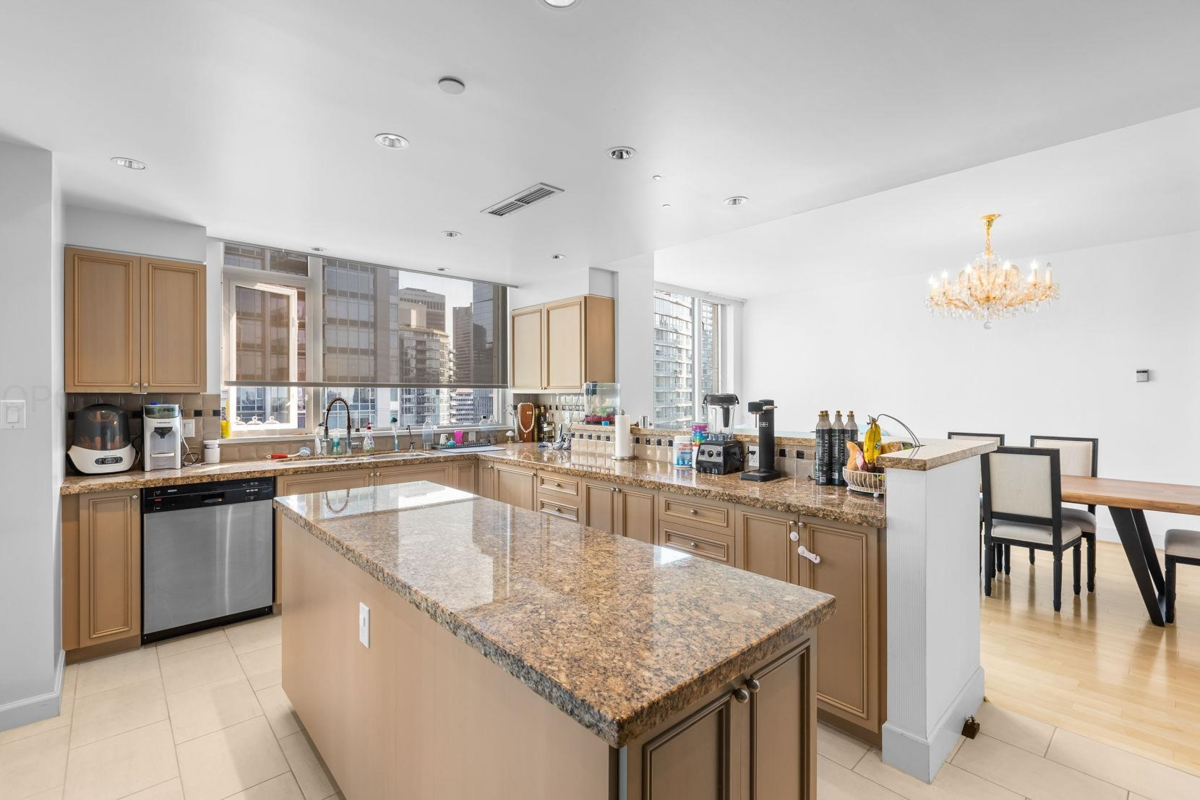 Outdoor Kitchen Photo of 2302 323 Jervis Street, Vancouver, BC