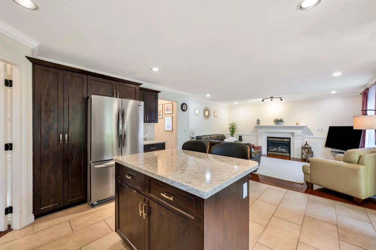 Guest Bathroom Photo of 6185 167a Avenue, Surrey, BC