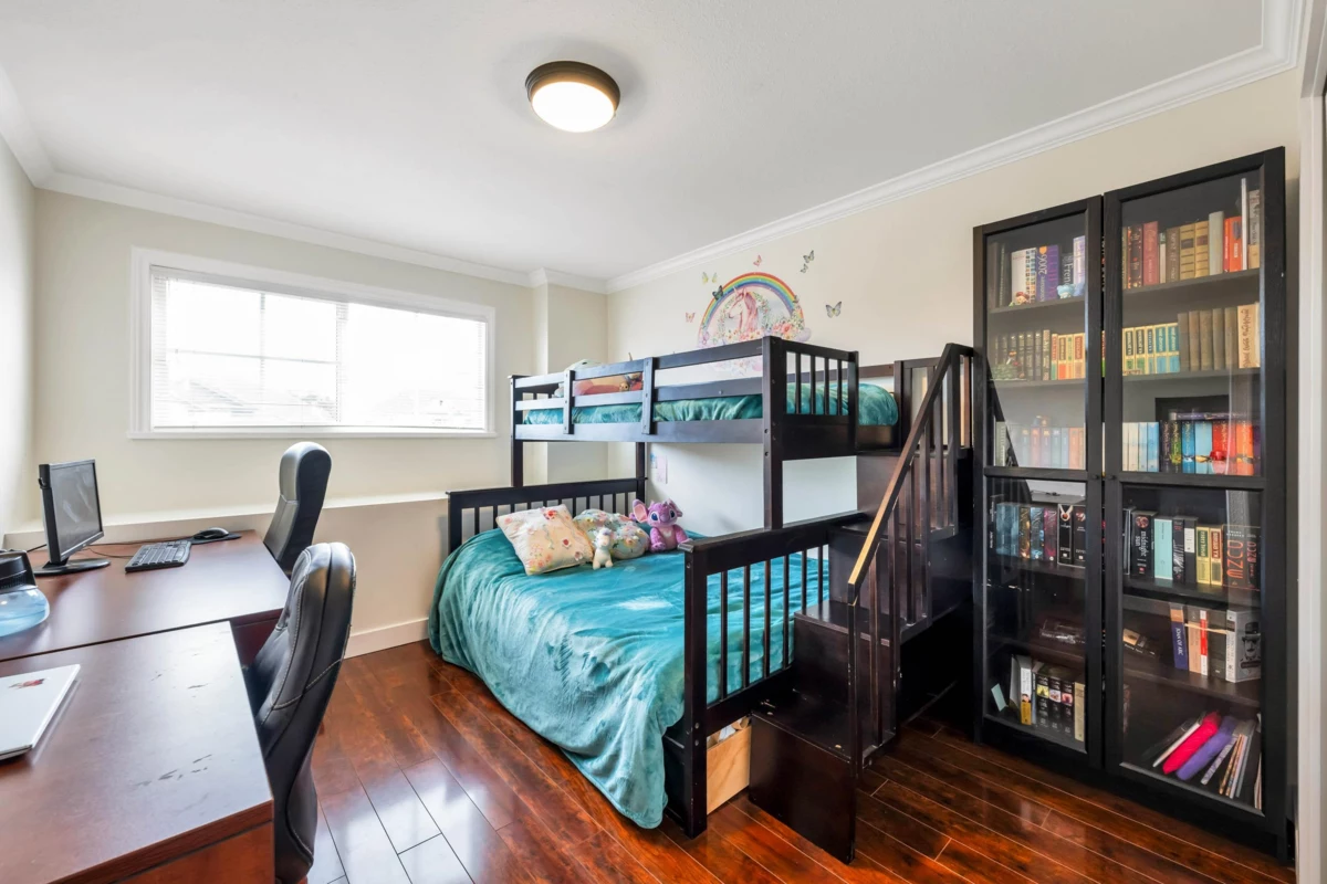 Laundry Room Photo of 6185 167a Avenue, Surrey, BC