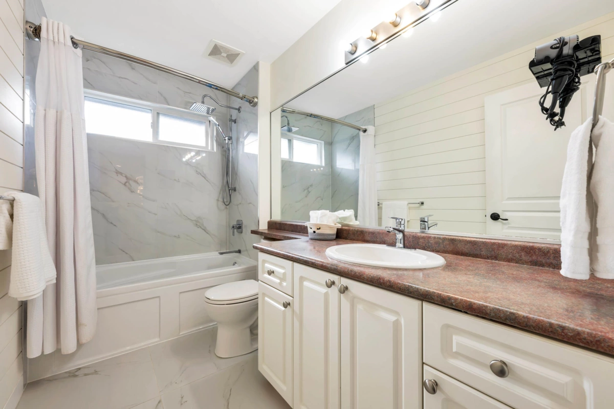 Mudroom Photo of 6185 167a Avenue, Surrey, BC