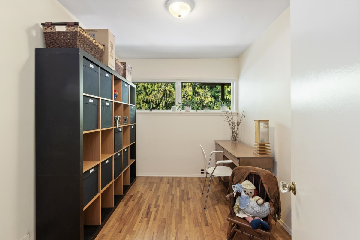 Basement Recreation Room Photo of 415 W 26th Street, North Vancouver, BC