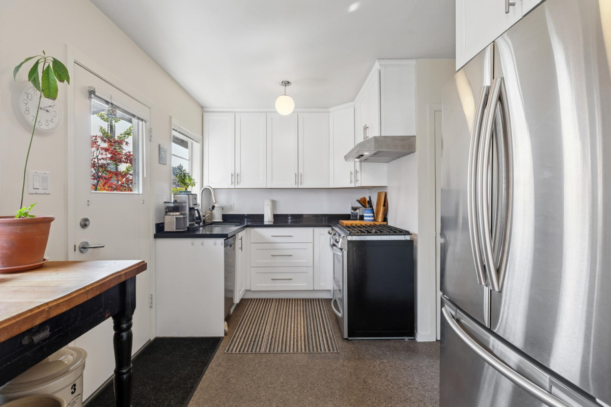 Bedroom 4 Photo of 415 W 26th Street, North Vancouver, BC