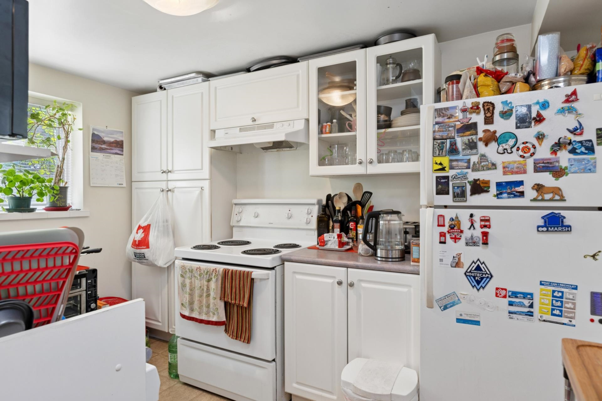 Garden / Landscaping Photo of 415 W 26th Street, North Vancouver, BC