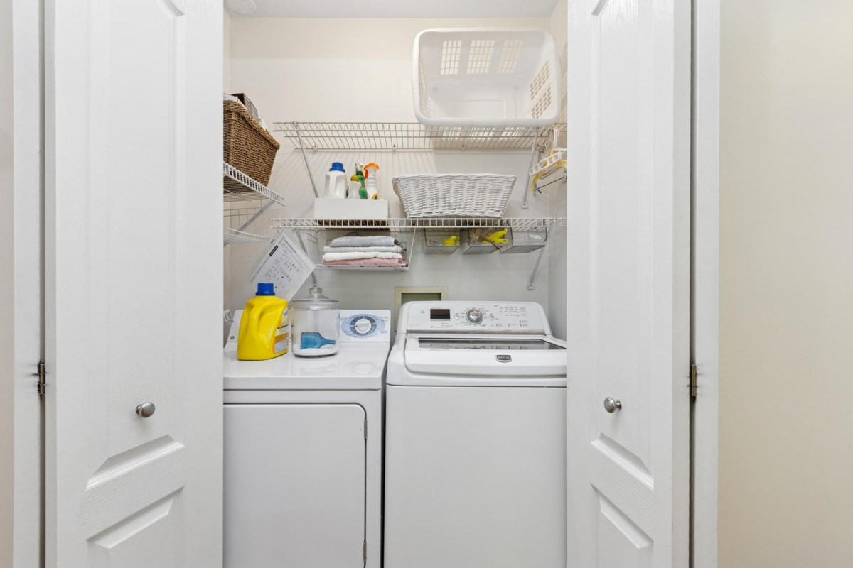 Hallway Photo of 415 W 26th Street, North Vancouver, BC