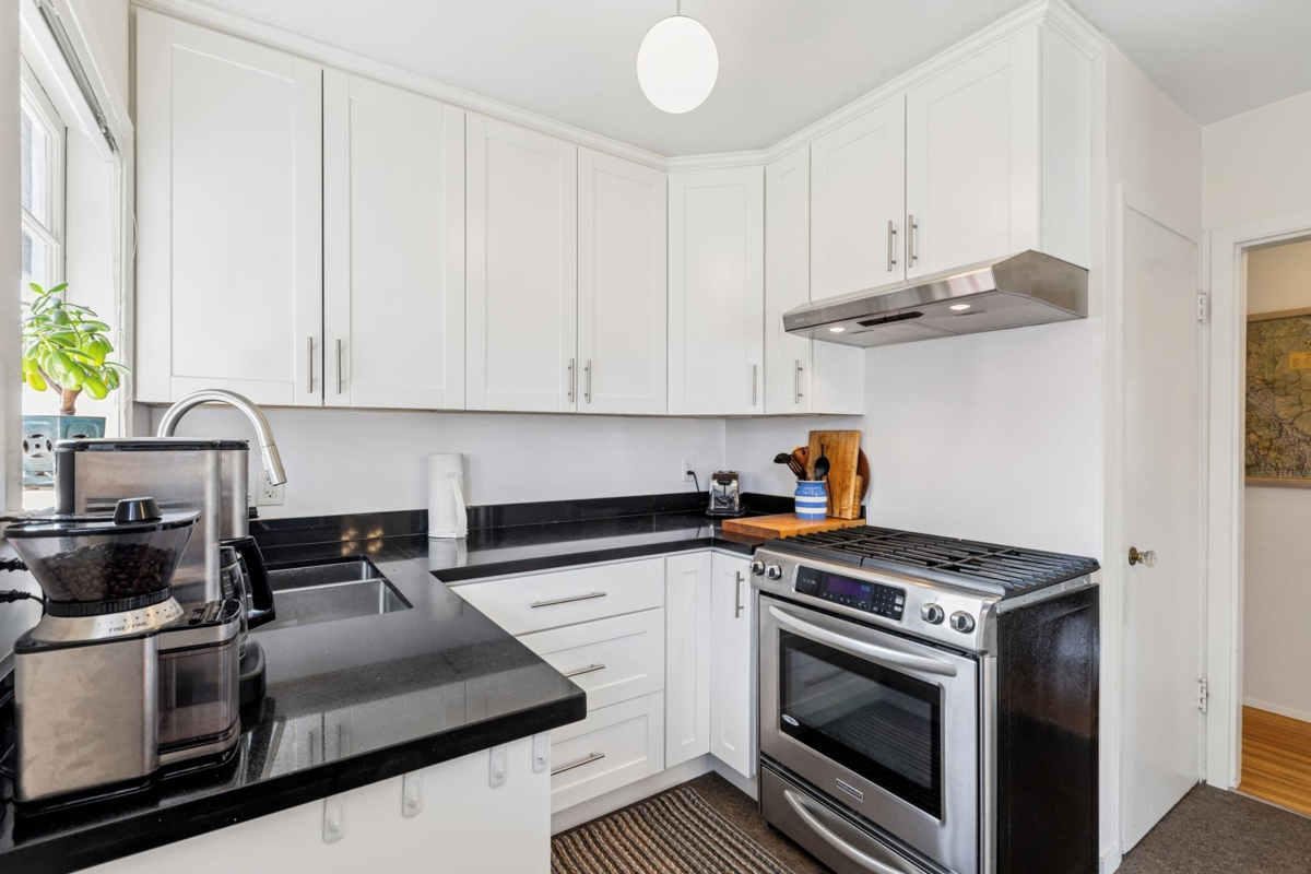 Office / Den Photo of 415 W 26th Street, North Vancouver, BC