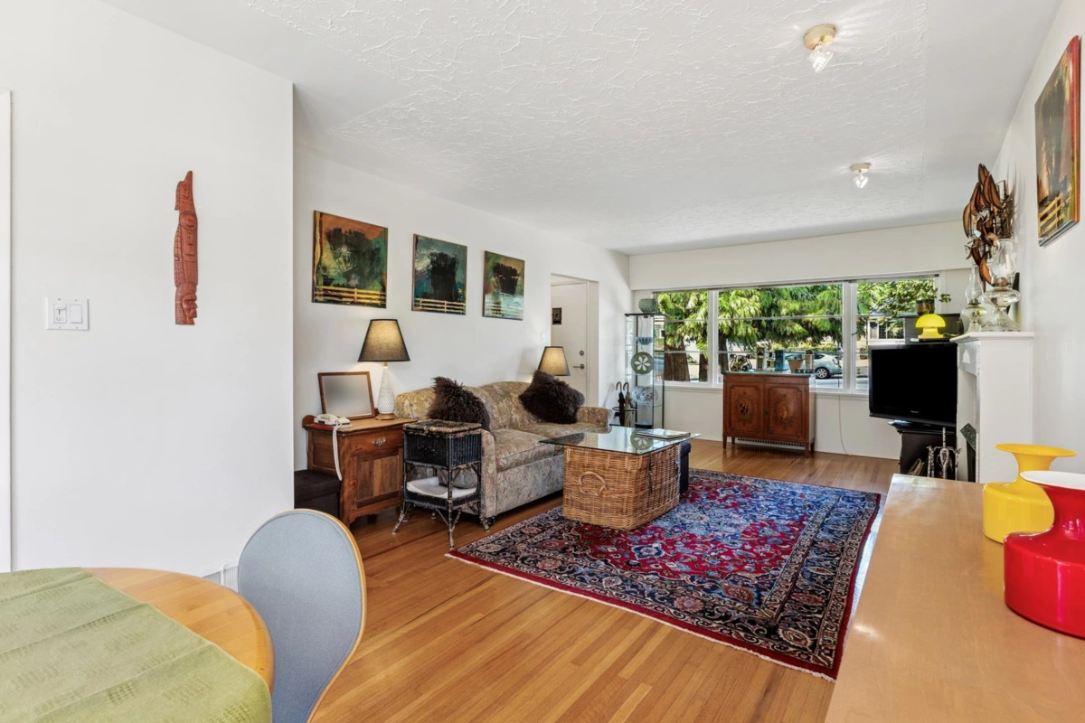 Primary Bathroom Photo of 415 W 26th Street, North Vancouver, BC