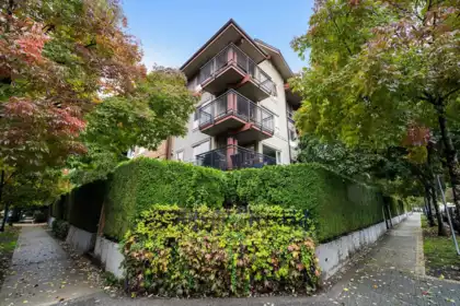 210 200 Klahanie Drive, Port Moody, BC, Port Moody — Apartment/Condo for sale