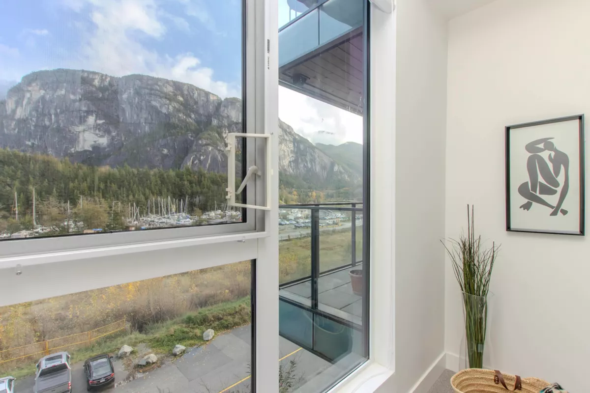 Bedroom 2 Photo of 508 37881 Cleveland Avenue, Squamish, BC