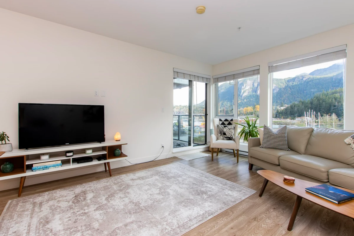 Breakfast Nook Photo of 508 37881 Cleveland Avenue, Squamish, BC