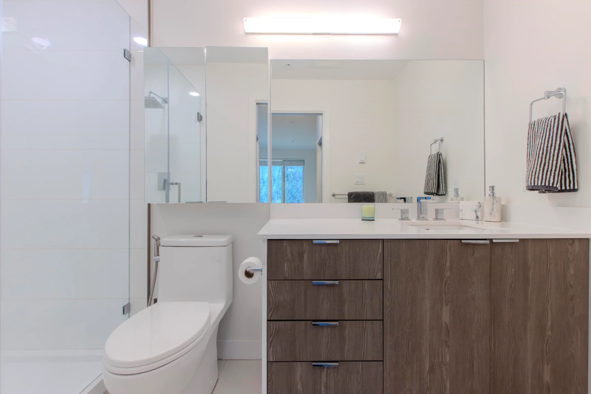 Guest Bathroom Photo of 508 37881 Cleveland Avenue, Squamish, BC